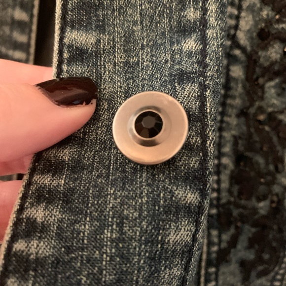 Jean Jacket - Picture 9 of 10